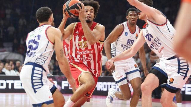 Zvezda granitnom odbranom do prve pobede u sezoni! Efes poražen uz lošu košarku i tešku povredu Džejmsa