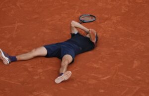KONAČNO KRUNA: Zverev u maratonskom meču protiv Kobolija stigao do prve grend slem titule u karijeri KONAČNO KRUNA: Zverev u maratonskom meču protiv Kobolija stigao do prve grend slem titule u karijeri