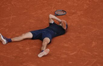 KONAČNO KRUNA: Zverev u maratonskom meču protiv Kobolija stigao do prve grend slem titule u karijeri KONAČNO KRUNA: Zverev u maratonskom meču protiv Kobolija stigao do prve grend slem titule u karijeri
