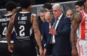 ŽELJKO POMOĆNIK OTKRIO: „U Partizanu nismo mogli da NATERAMO IGRAČE DA IGRAJU ŽELJKO POMOĆNIK OTKRIO: "U Partizanu nismo mogli da NATERAMO IGRAČE DA IGRAJU