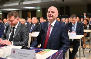 „NITKOV I ĆELAVI PREVARANT“: Evropski mediji brutalno udarili na Infantina "NITKOV I ĆELAVI PREVARANT": Evropski mediji brutalno udarili na Infantina