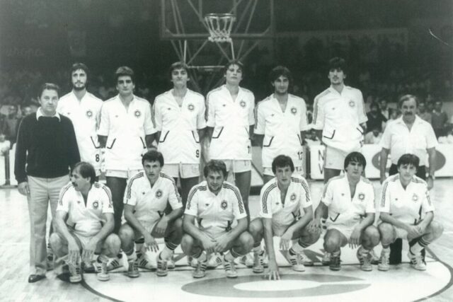 Poslednji put pred Grobarima: Praja se istorijskom partijom oprostio od Partizana