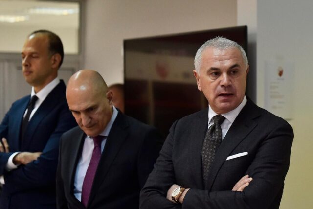 Crvena-zvezda-ima-novu-odbranu-Ovako-stvoje-stvari.jpg Crvena zvezda ima novu odbranu? Ovako stvoje stvari...