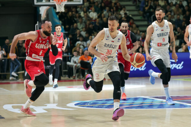 Ima-li-ko-jaci-od-Srbije-Orlovi-u-kombinovanom-sastavu.jpg Ima li ko jači od Srbije? Orlovi u kombinovanom sastavu leteli po parketu i bez poraza idu na Eurobasket!