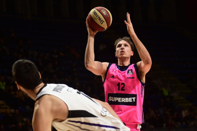 Split pao na Novom Beogradu - uz zvuk sirene!