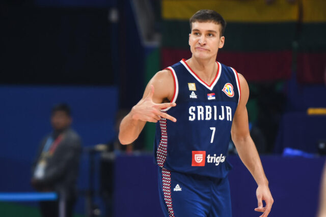 Bogdan-Bogdanovic-medju-25-najboljih-igraca-u-istoriji-Evrolige-VideoFoto.jpg Bogdan Bogdanović među 25 najboljih igrača u istoriji Evrolige! (Video/Foto)