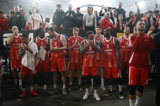 Crvena zvezda ima četiri finala, a tri zaredom kod kuće! Huk Delija i puna Arena za plej-of (Video/Foto)