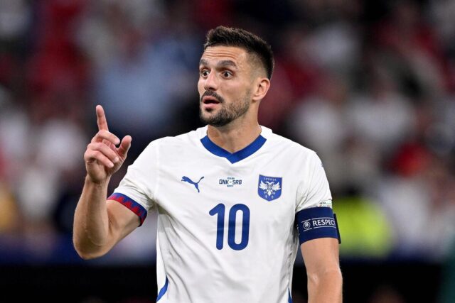 Dusan-Tadic-na-leto-oblaci-crveno-beli-dres.jpg Dušan Tadić na leto oblači crveno-beli dres?