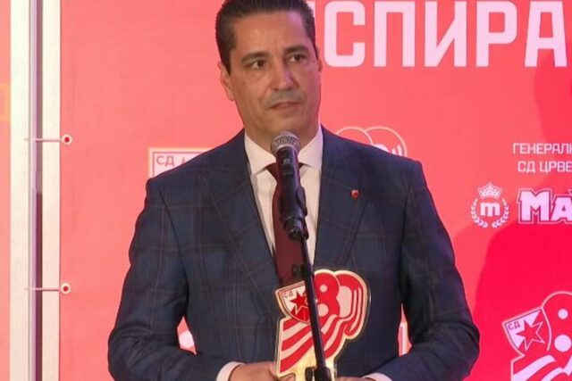 Janis Sferopulos proglašen za najboljeg trenera SD Crvena zvezda, a onda se obratio na srpskom (Video/Foto)
