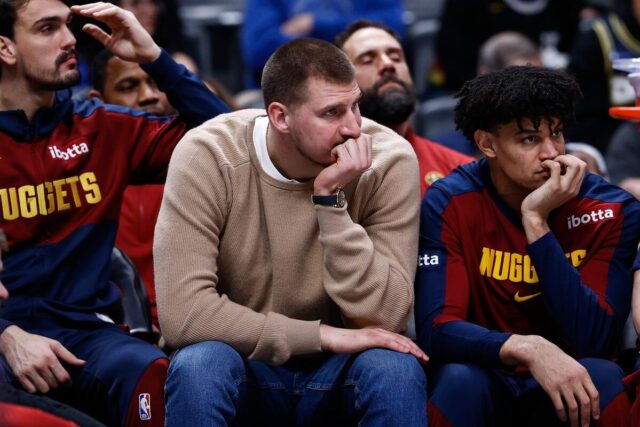 Jokić nije igrao, ali se svađao sa sudijom: Denver doživeo šokantan poraz!