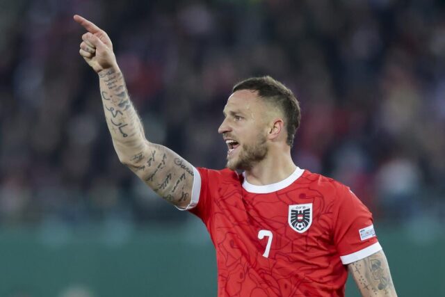 Marko, vreme je, crveno obuci, nek sluti na radost - kod kuće je najlepše! (Video/Foto)