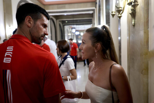 Ne-moze-da-skine-pogled-sa-Noleta-DJokovic-u-drustvu.jpg Ne može da skine pogled sa Noleta: Đoković u društvu jedne od najlepših žena na svetu!