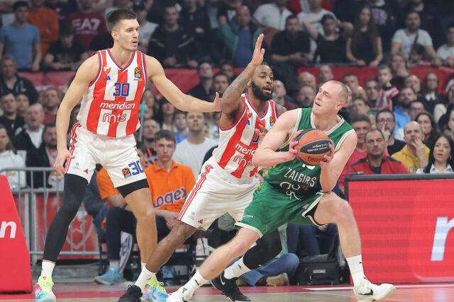 Tezak-udarac-Srbin-se-povredio.jpg Težak udarac, Srbin se povredio