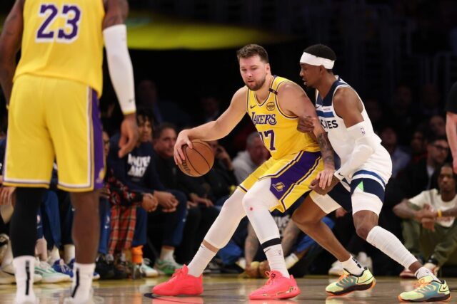 Doncic-ubacio-trecinu-poena-i-odveo-Lejkerse-do-izjednacenja-u.jpg Dončić ubacio trećinu poena i odveo Lejkerse do izjednačenja u seriji!