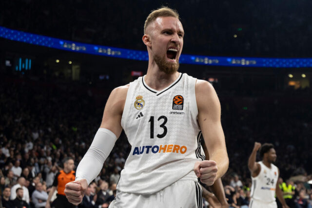 Dzanan-Musa-odgovorio-na-skandiranje-Grobara-Foto.jpg Džanan Musa odgovorio na skandiranje Grobara (Foto)