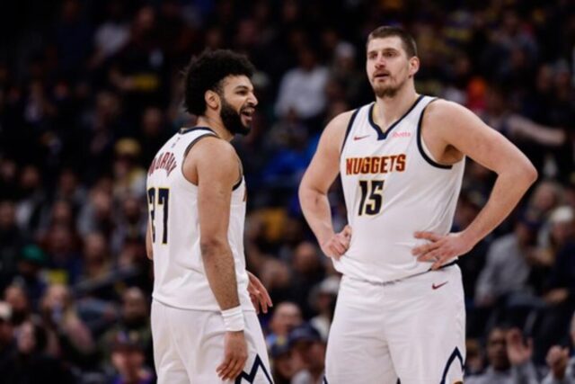 Sok-Sta-radi-Jokic-Izbacio-Mareja-iz-igre-potpuno-preuzeo.jpg Šok! Šta radi Jokić? Izbacio Mareja iz igre, potpuno preuzeo ulogu trenera