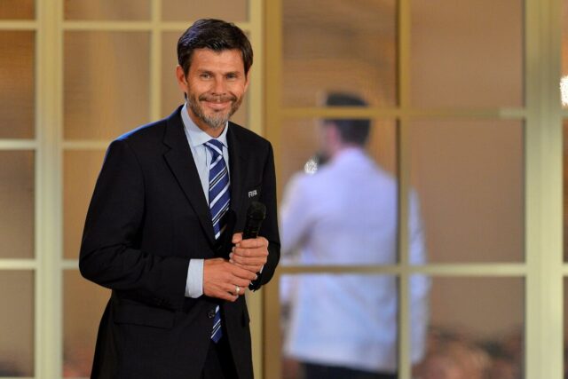 Zvonimir-Boban-se-vratio-u-Dinamo-posle-vise-od-tri.jpg Zvonimir Boban se vratio u Dinamo posle više od tri decenije (Foto)