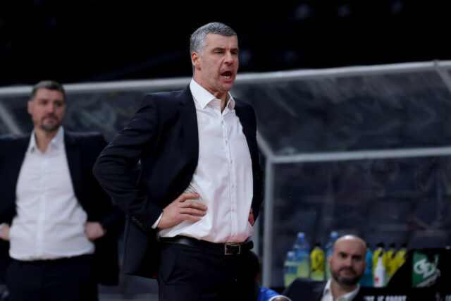 Jovanovic-se-poklonio-Obradovicu-Kakve-reci-trenera-Spartaka.jpg Jovanović se poklonio Obradoviću: Kakve reči trenera Spartaka!