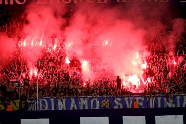Navijaci-Dinama-brutalno-isprozivali-Zvezdu-na-mecu-protiv-Hajduka-FOTO.jpg Navijači Dinama brutalno isprozivali Zvezdu na meču protiv Hajduka! (FOTO)