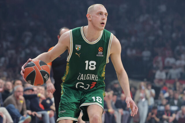 Alen-Smailagic-jedan-od-heroja-Zalgirisa-titula-se-vratila.jpg Alen Smailagić jedan od heroja Žalgirisa - titula se vratila u Kaunas posle godinu dana (Video)