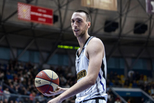 Potpuno novi Partizan! Crno-beli bez pola tima