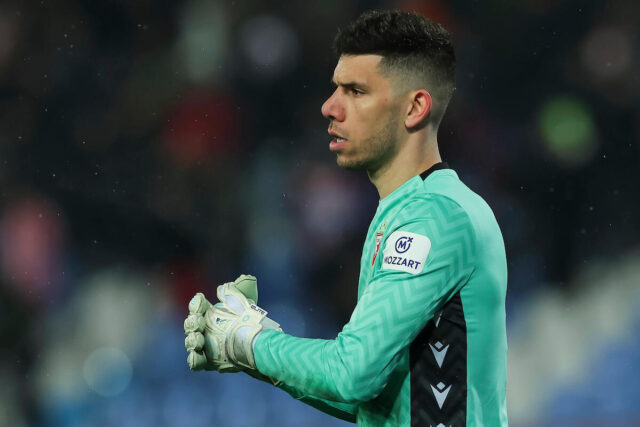 Problem za Crvenu zvezdu: Omri Glazer ne može da izađe iz Izraela!