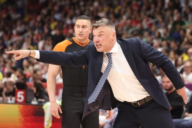 Bivsi-selektor-Litvanije-stigao-kod-Sarunasa-Jasikevicijusa-Foto.jpg Bivši selektor Litvanije stigao kod Šarunasa Jasikevičijusa (Foto)