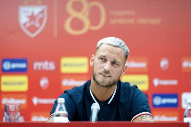 "Ja igram samo fudbal, ja ne pričam... Sada smo braća, jedna familija..."
