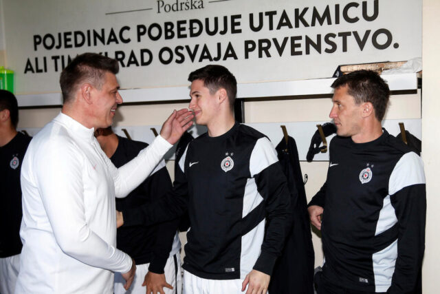 Legenda-Partizana-preuzima-klub-iz-Azerbejdzana-Foto.jpg Legenda Partizana preuzima klub iz Azerbejdžana (Foto)