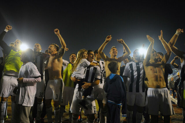 Strelac-gola-za-Partizan-u-90-minutu-u-vecitom-derbiju.jpg Strelac gola za Partizan u 90. minutu u večitom derbiju novi trener srpskog trećeligaša (Video/Foto)