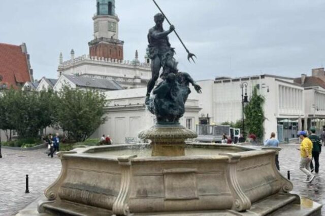 ESPRESO U POZNANJU! Zatišje pred buru na ulicama čiji je jedan srpski grad bratski (Foto)