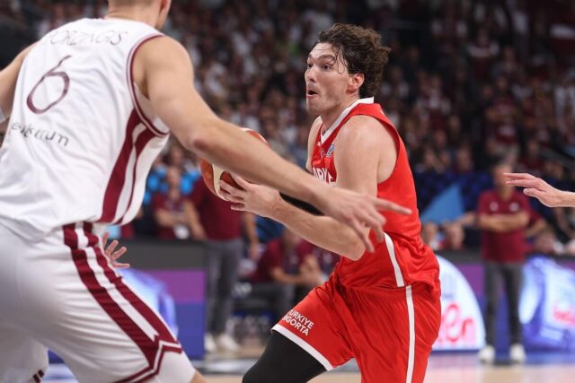 NBA Turska oborila rekord u trojkama i utišala 11.000 Letonaca (Video)