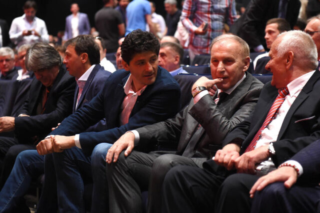 "Sad me svi zovu da me pitaju za koga ću da navijam"