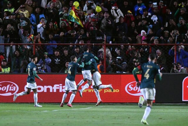 Bolivija-nokautirala-Brazil-i-pokvarila-san-Venecuele-za-plasman-u.jpg Bolivija nokautirala Brazil i pokvarila san Venecuele za plasman u baraž (Video)