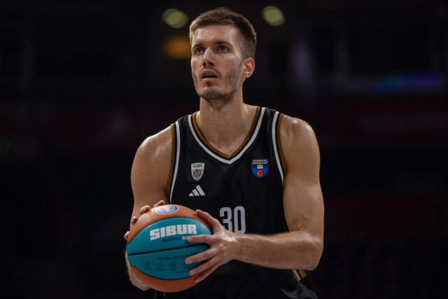 Filip-Petrusev-odgovorio-navijacima-crveno-belih-zbog-zvizduka.jpg Filip Petrušev odgovorio navijačima crveno-belih zbog zvižduka!