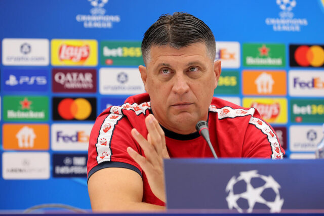 Vladan-Milojevic-bez-dvojice-u-Bragi-Foto.jpg Vladan Milojević bez dvojice u Bragi (Foto)