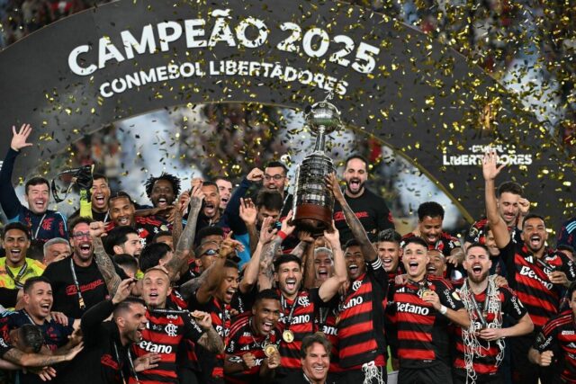 Flamengo ispisao istoriju! Danilo zakucao Palmeiras i vratio Mengao na tron Južne Amerike! (Video/Foto)