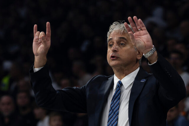 Igor-Kokoskov-vise-nije-trener-Anadolu-Efesa.jpg Igor Kokoškov više nije trener Anadolu Efesa!