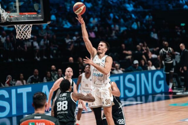 Partizan-drugi-put-u-sezoni-porazen-u-Dubaiju-Dvejn.jpg Partizan drugi put u sezoni poražen u Dubaiju - Dvejn Bejkon serijom 10:0 presudio crno-belima (Foto)