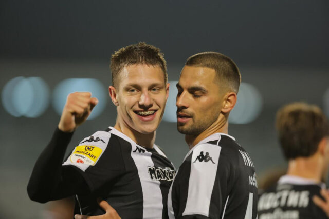 Partizan-ponovo-lider-Superlige-Crno-beli-na-krilima-Ugresica-i-Natha.jpg Partizan ponovo lider Superlige: Crno-beli na krilima Ugrešića i Natha srušili Novi Pazar!