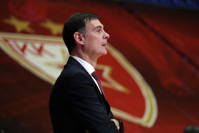 Trener Olimpijakosa saopštio jednu dobru i lošu vest pred gostovanje Crvenoj zvezdi