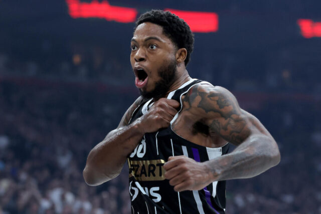 CRNE-VESTI-SE-NIZU-NEVOLJA-NIKAD-NE-IDE-SAMA-Jos.jpg CRNE VESTI SE NIŽU, NEVOLJA NIKAD NE IDE SAMA! Još jedna strašna vest za Partizan