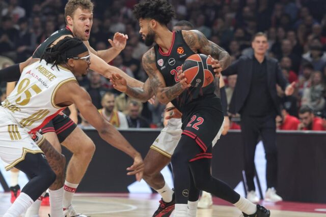 Odlozena-utakmica-Olimpijakosa-i-Fenerbahcea.jpg Odložena utakmica Olimpijakosa i Fenerbahčea!