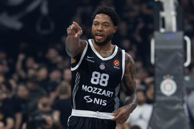 Partizan-dobija-duplo-veci-novac-za-Tajrika-Dzonsa.jpg Partizan dobija duplo veći novac za Tajrika Džonsa!