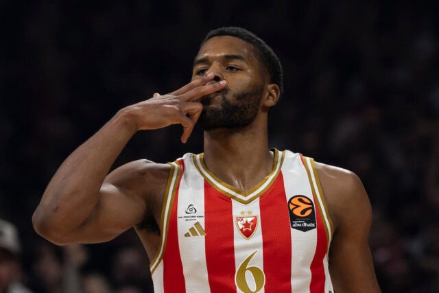 Kraljevstvo-Dzereda-Batlera-Crvena-zvezda-razbila-kletvu-Kupa-i-srusila.jpg Kraljevstvo Džereda Batlera! Crvena zvezda razbila kletvu Kupa i srušila Anadolu Efes (Video/Foto galerija)