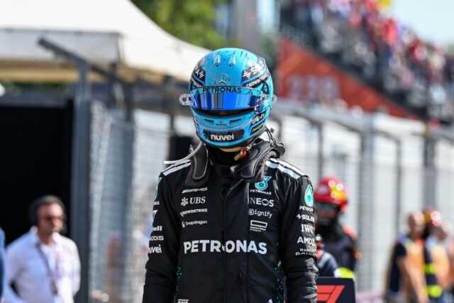 BRITANSKI ŠARM, HARIZMA, DRŽANJE, A TEK KAKO PRIČA: On je najlepši vozač Formule 1, jak na stazi, a LEP kao BOG!