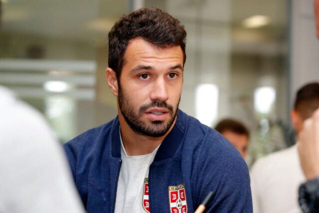 Luka-Milivojevic-11-godina-kasnije-otkrio-pozadinu-kacketa-Crvene-zvezde.jpg Luka Milivojević 11 godina kasnije otkrio pozadinu kačketa Crvene zvezde na Maksimiru (Foto)